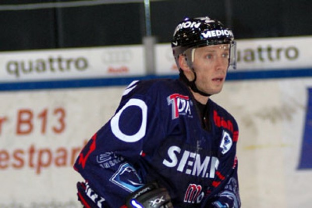 Phil von Stefenelli war an allen drei Toren beiteiligt<br>Foto: Hockey-Press