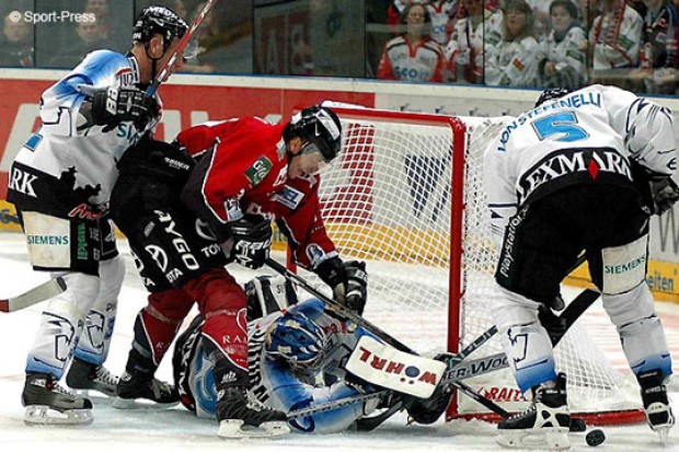 Alex Hicks scheitert hier an Jimmy Waite
