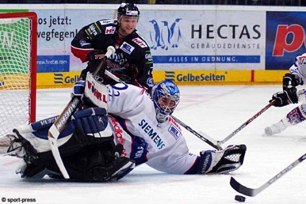 Nach Jimmy Waite mußte Sebastian Vogl in den Kasten