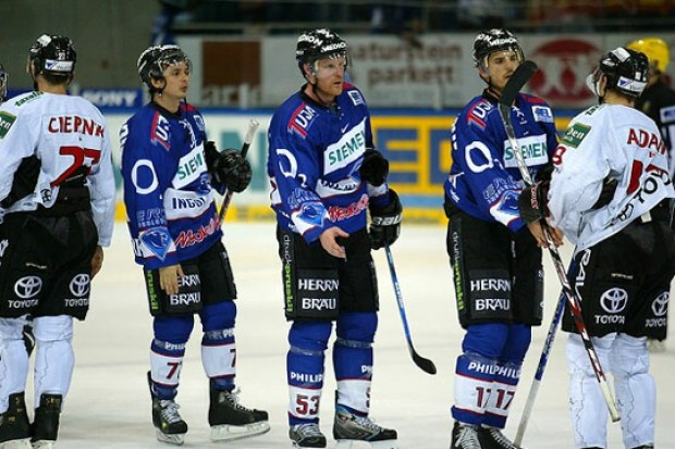 Shake-Hands nach dem Spiel