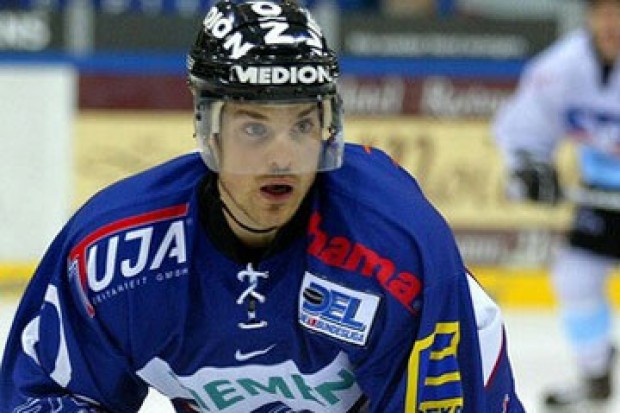 Zwei Tore in Berlin machen Matt Higgins zum Topscorer beim ERCI