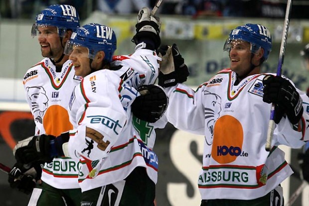 Ex-Panther Rainer Suchan jubelt zum 5:0