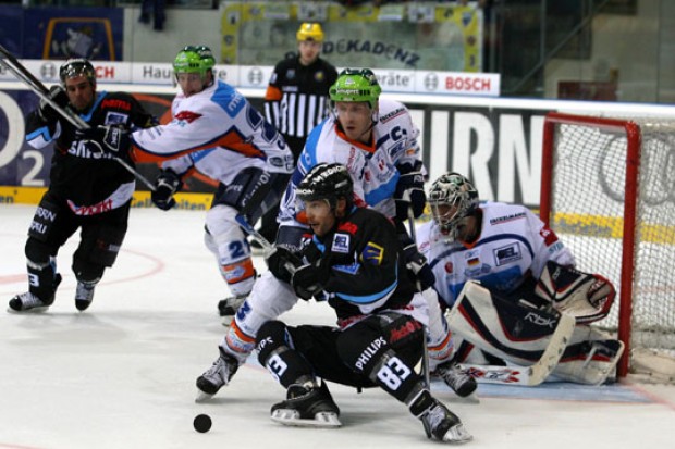 Sein Treffer kam zu spät: Brad Leeb schoss das 2:1 gegen die Sinupret Ice Tigers.