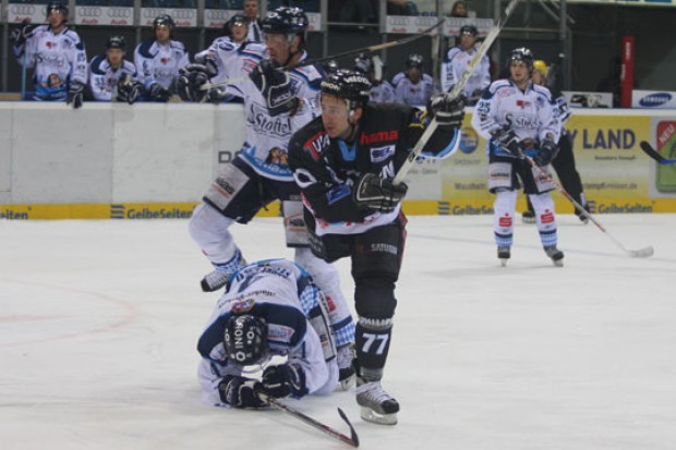 Die Panther siegten gegen den bayerischen Nachbarn Straubing klar mit 4:0.