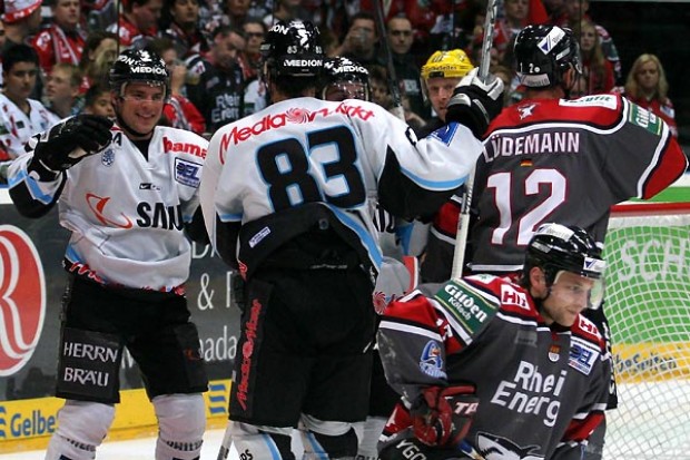 Yannic Seidenberg gleicht zum 1:1 aus
