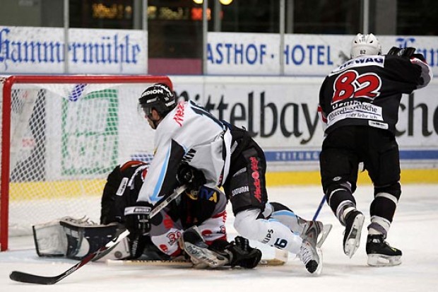Panther gewinnen mit 4:1 gegen Regensburg