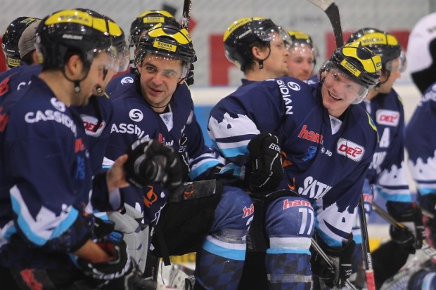 Zwei Tore und der Game-Winner vier Minuten vor Schluss durch Thomas Greilinger. Foto: Stefan Bösl - www.kbumm.de