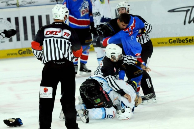Fight zwischen Kris Sparre und Yasin Ehliz. Foto: ISPFD