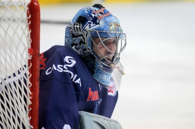 97,2 % Fangquote - Markus Janka hielt 35 von 36 Schüssen. Foto: Stefan Bösl - www.kbumm.de