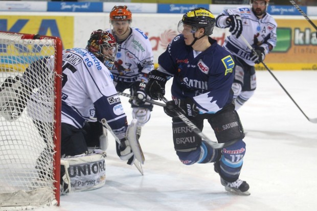 Game-Winning Goal von Christoph Gawlik in Überzahl. Foto: Stefan Bösl - www.kbumm.de