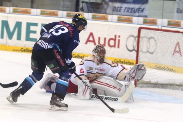 Derek Hahn machte das 1:0 durch eine tolle Einzelleistung. Foto: Stefan Bösl - www.kbumm.de