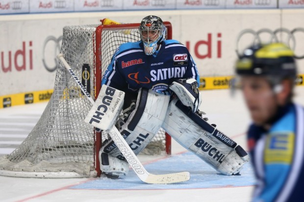 Garant des Erfolgs und belohnt mit dem Shut Out: Timo Pielmeier Foto: Jürgen Meyer - www.kbumm.de