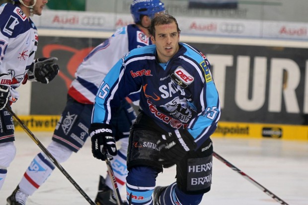 John Laliberte vollendete einen herausragend gespielten Konter zur 2:1 Führung. Foto: Jürgen Meyer – www.kbumm.de