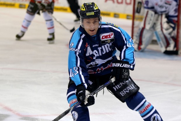 Derek Hahn belohnte sich für sein tolles Spiel mit dem 3:1. Foto: Jürgen Meyer – www.kbumm.de