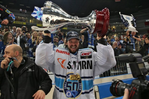 Timo Pielmeier gewinnt gleich in seiner Rookie Saison die Meisterschaft! Foto: Stefan Bösl - www.kbumm.de