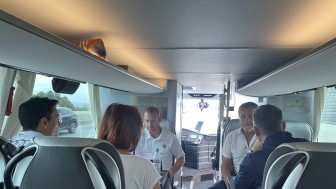 Mit dem Mannschaftsbus zu einem Auswärtsspiel in der Saison-Vorbereitung fahren. Mit dem Mannschaftsbus zu einem Auswärtsspiel in der Saison-Vorbereitung fahren.